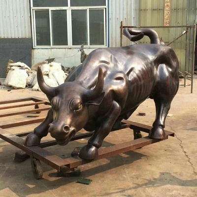牛锻铜雕塑