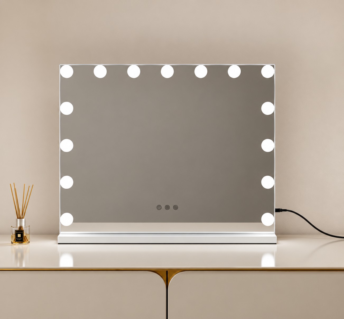 Hollywood Mirror 01 product sample