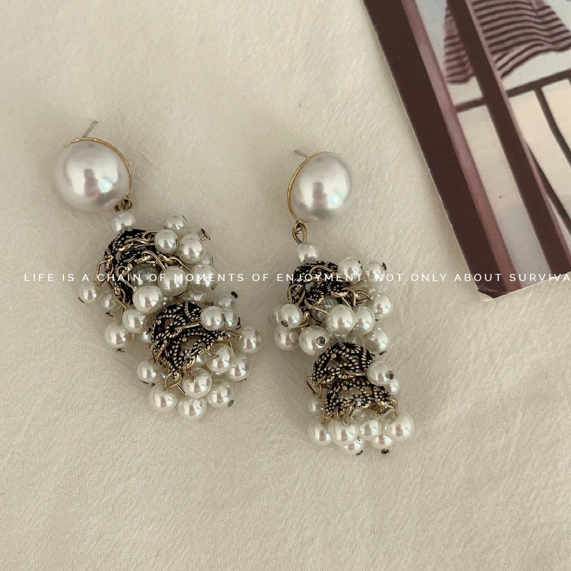 Middle vintage pearl earrings female French court romantic Su earrings niche design light luxury retro earrings