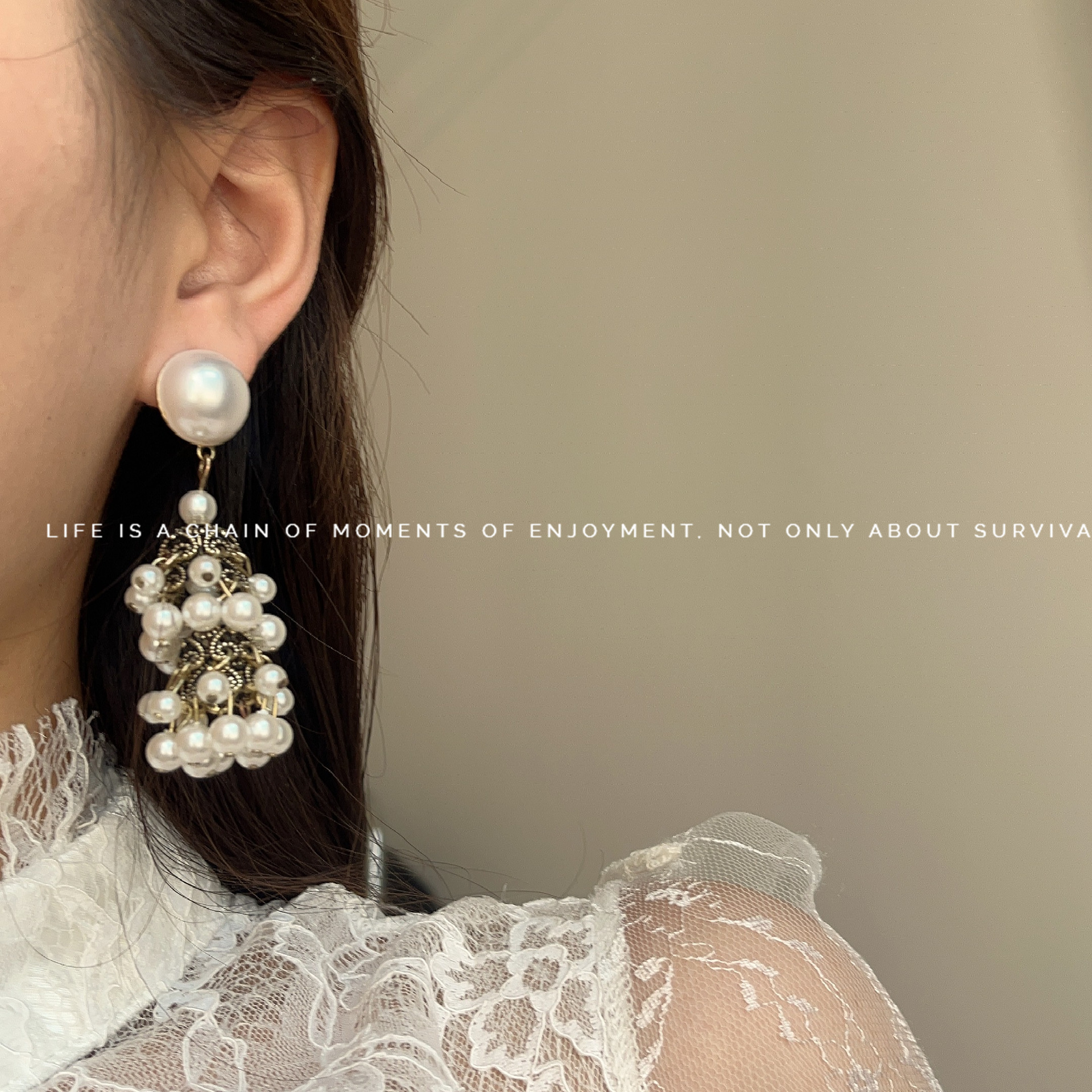 Middle vintage pearl earrings female French court romantic Su earrings niche design light luxury retro earrings