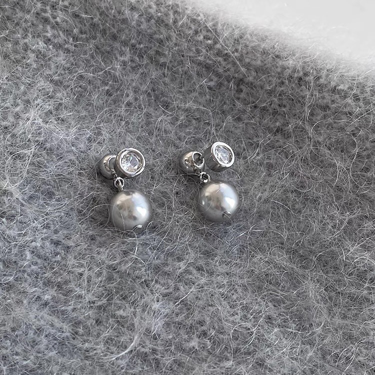 Grey Pearl simple temperament earrings stylish breathable elegant hundred with decorative geometric niche design everyday accessories