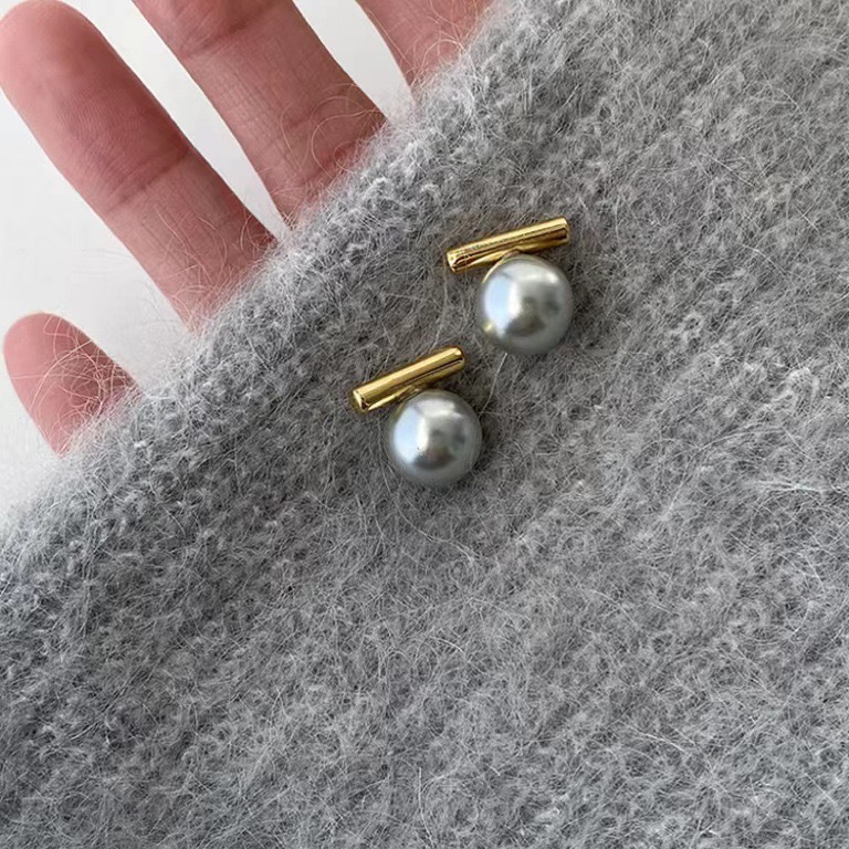 Grey Pearl simple temperament earrings stylish breathable elegant hundred with decorative geometric niche design everyday accessories