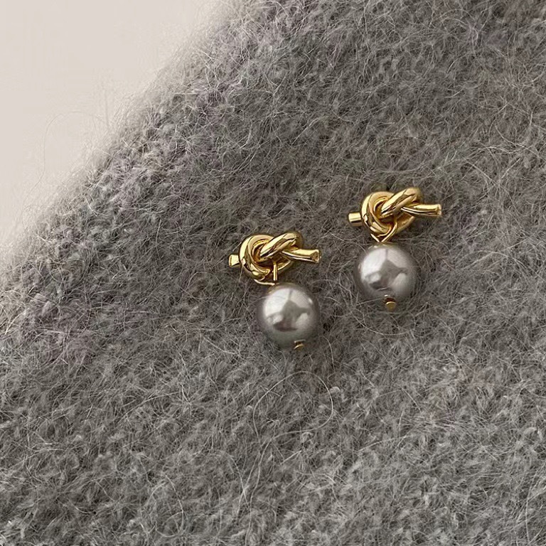 Grey Pearl simple temperament earrings stylish breathable elegant hundred with decorative geometric niche design everyday accessories