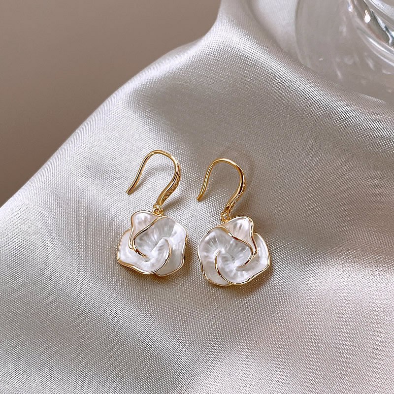 Tea flower earrings female minority light luxury temperament high-grade sense earrings studs earrings drop earrings