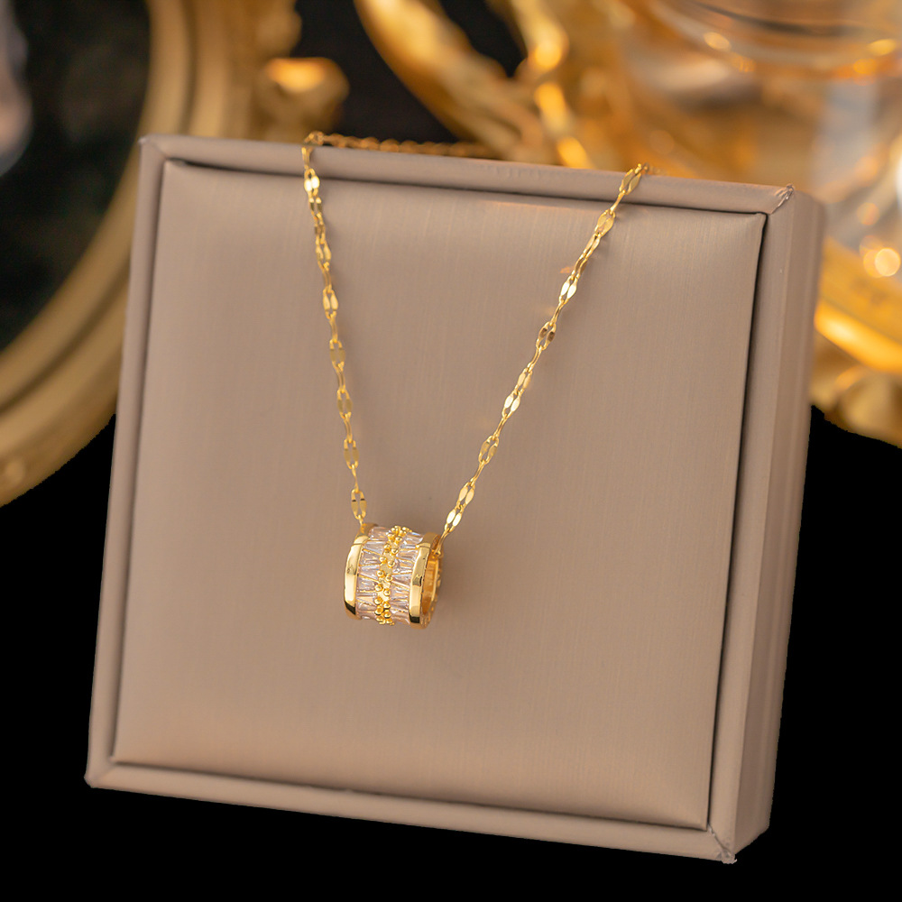 Titanium steel necklace niche temperament smart shine pendant