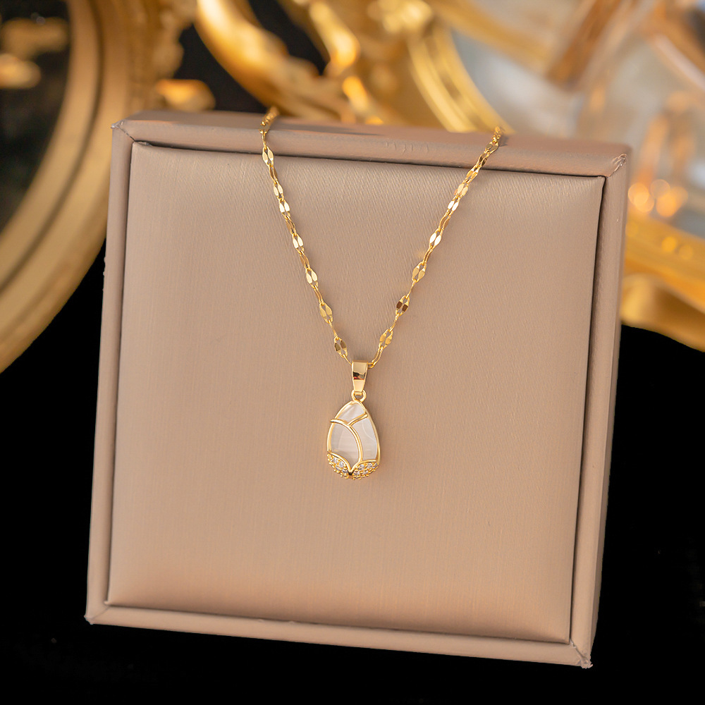 Titanium steel necklace niche temperament smart shine pendant