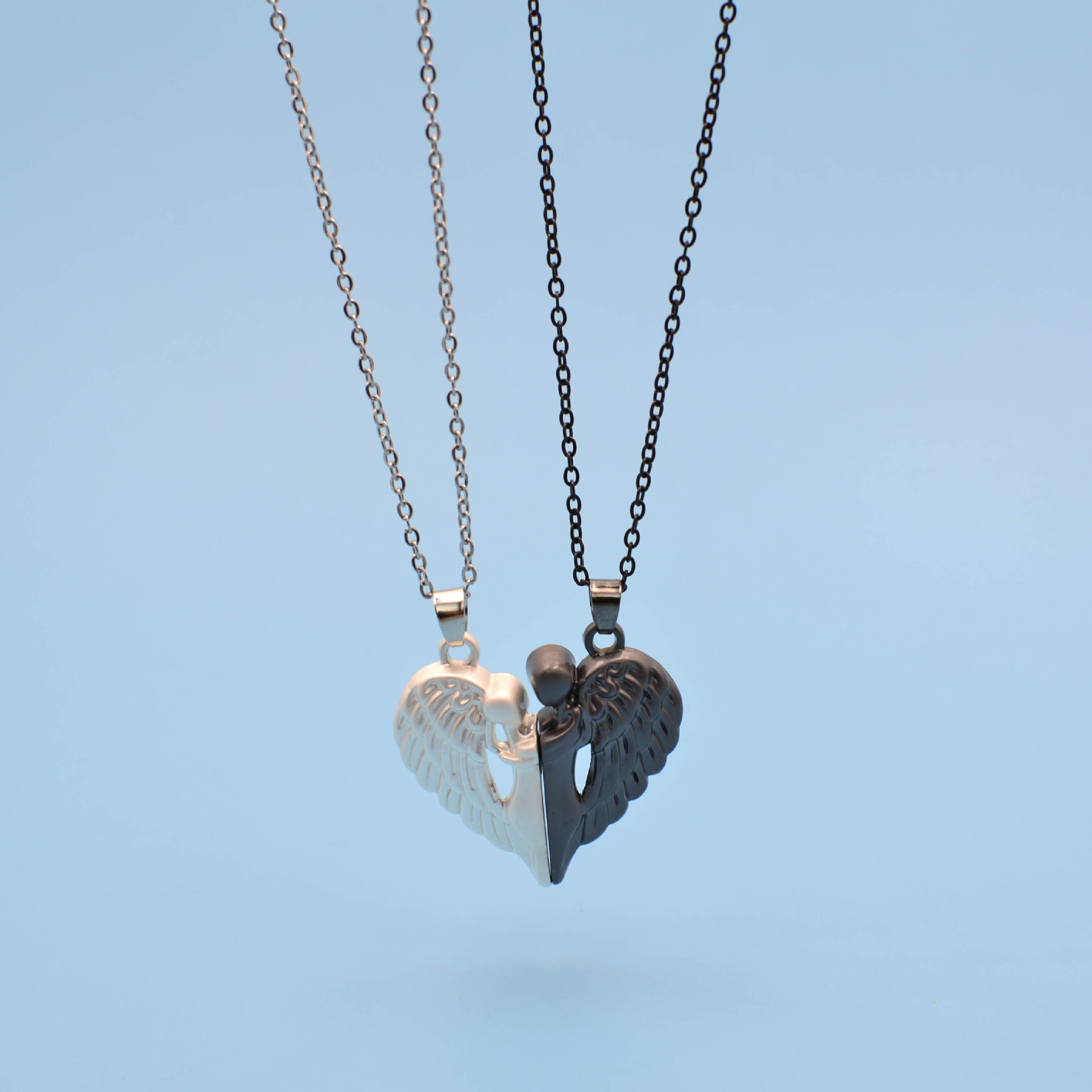 Sweethearts Magnets Valentine's Day gift clavicle chain embrace angel wings alloy pendant