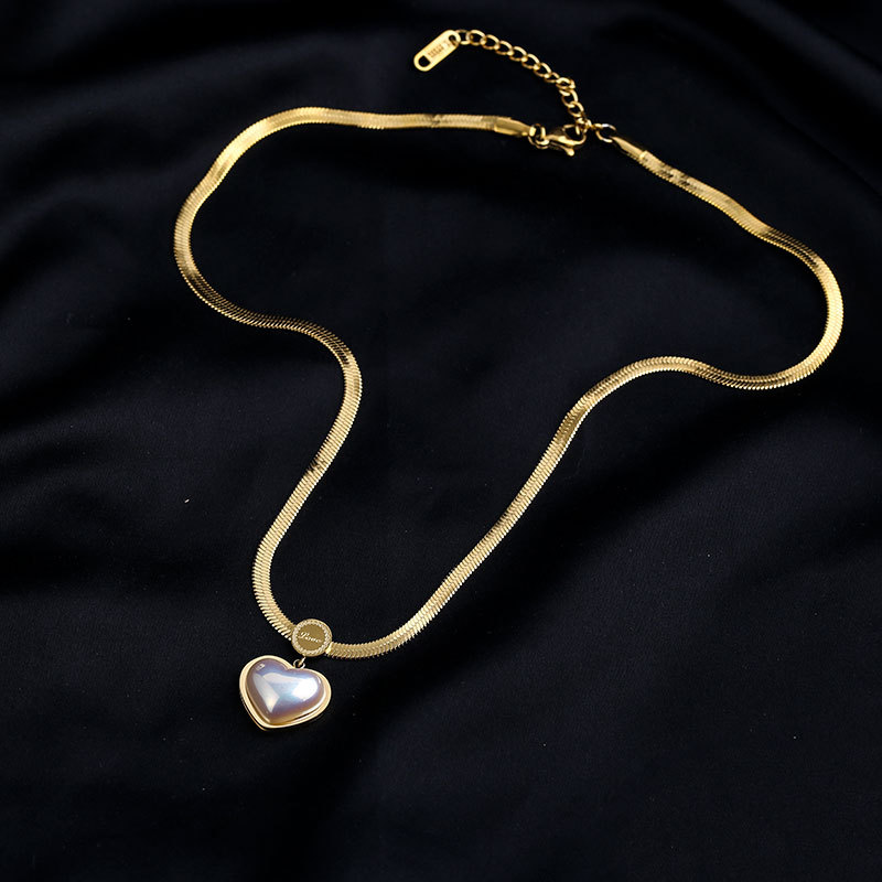 Titanium steel sweet love necklace simple ins choker Korean version fashion everything with light luxury clavicle chain female niche design