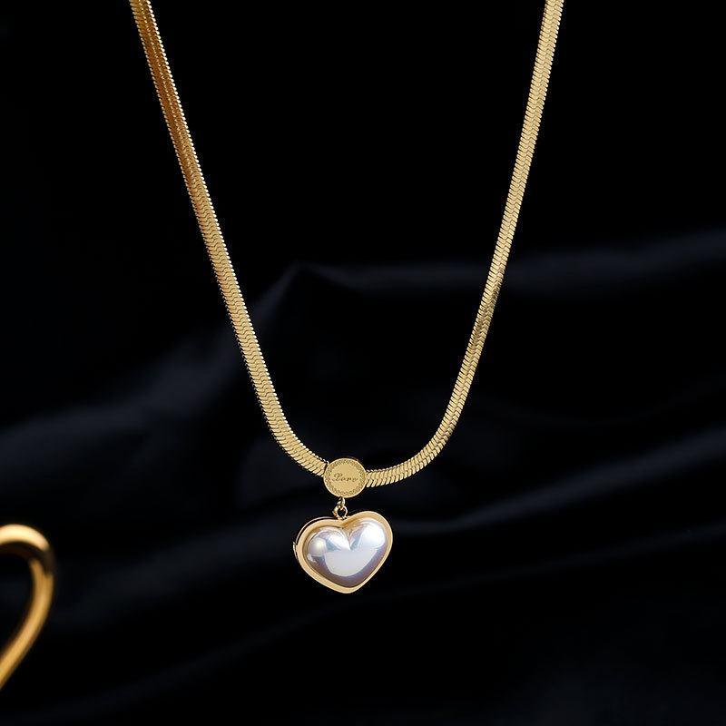 Titanium steel sweet love necklace simple ins choker Korean version fashion everything with light luxury clavicle chain female niche design