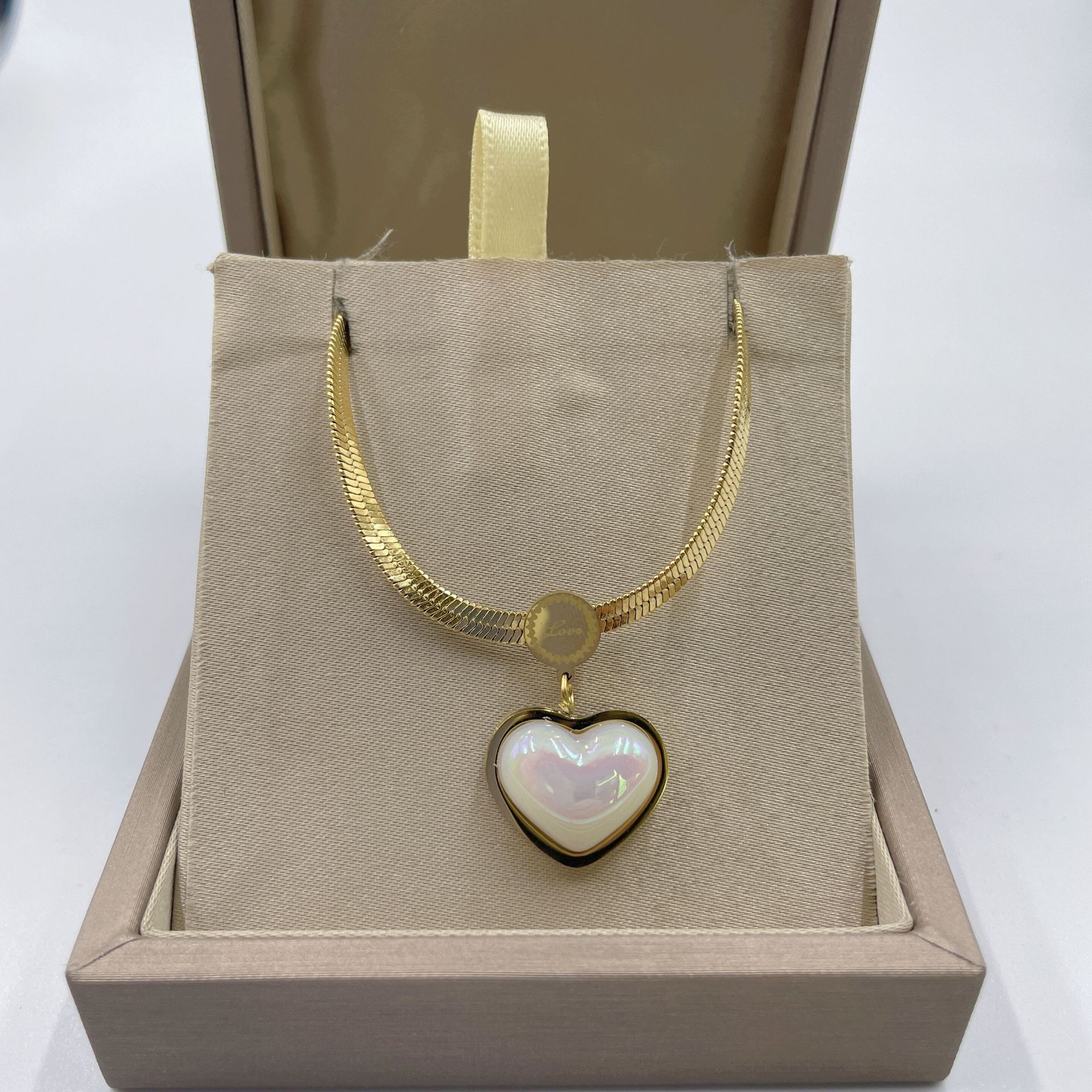 Titanium steel sweet love necklace simple ins choker Korean version fashion everything with light luxury clavicle chain female niche design