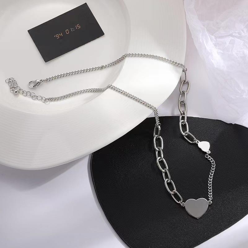 Love spliced titanium steel necklace female light luxury niche collarbone chain summer Instagram hip hop spice girl sweet cool accessory wholesale female