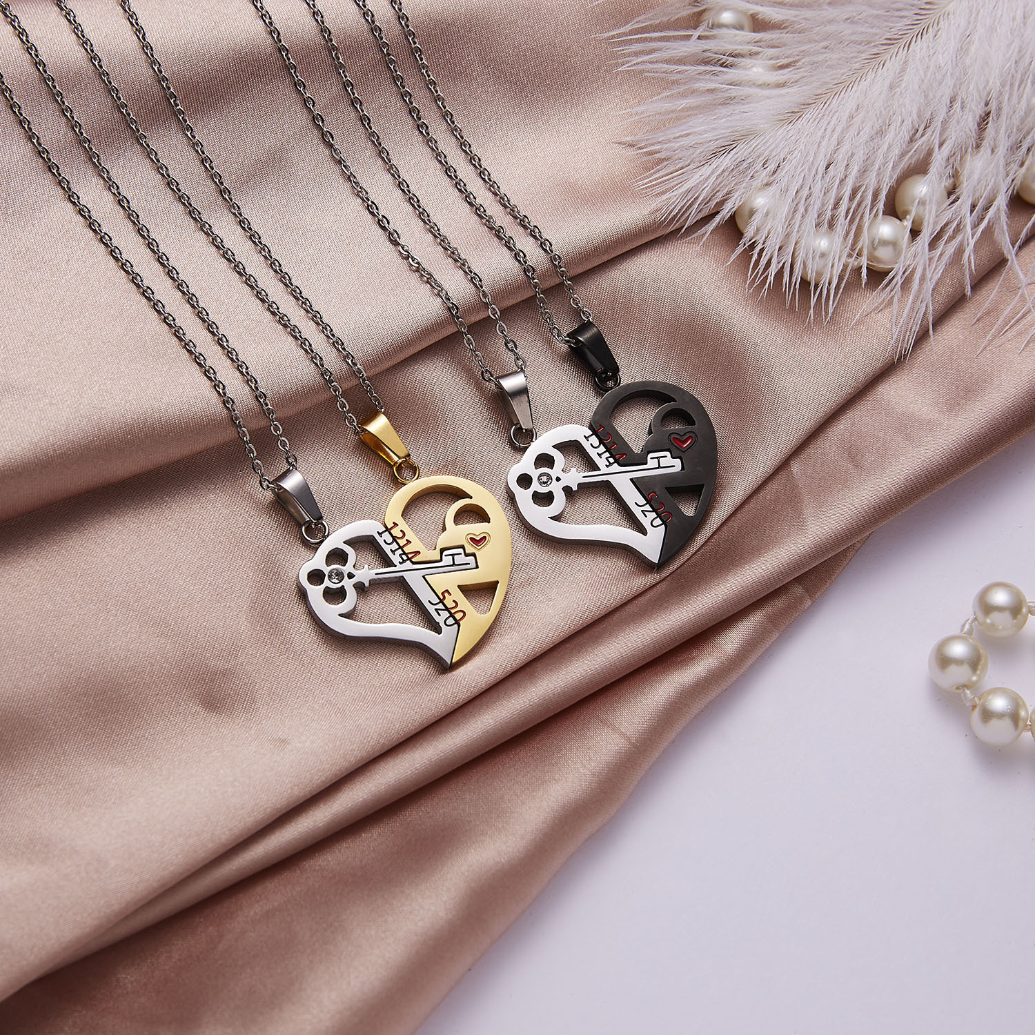 Stainless steel 520 necklace Key pair of jigsaw heart couple necklace Valentine's Day gift