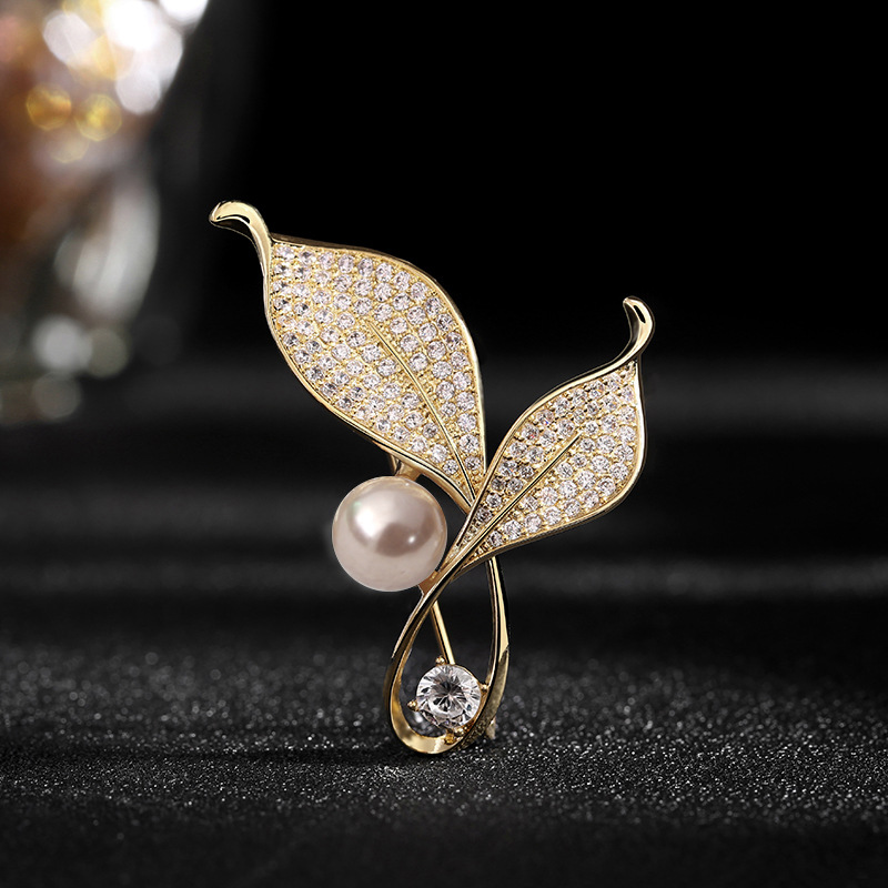 Brooch Female pearl leaf high-grade corsage gold rhinestones