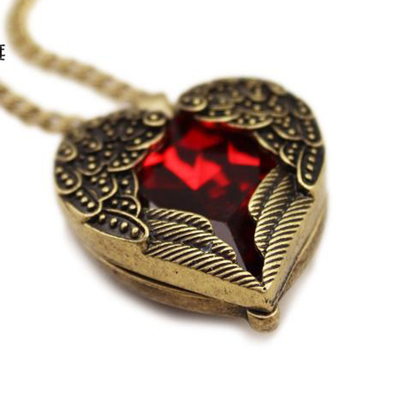 Trend angel wings red heart long sweater necklace palace style peach heart new women's neck decoration
