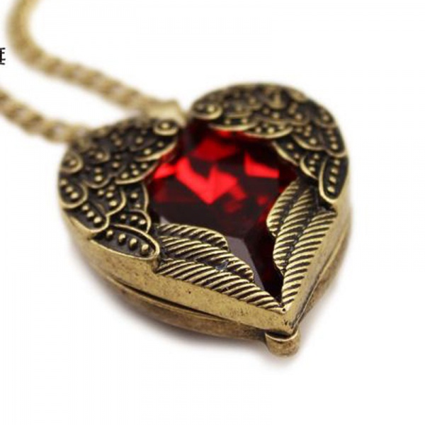 Trend angel wings red heart long sweater necklace palace style peach heart new women