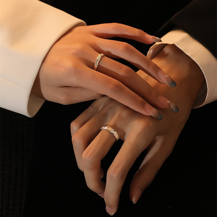 Sun and moon accompanied couples ring new niche design sense hand decoration Qixi Valentine's Day to send girlfriend gifts