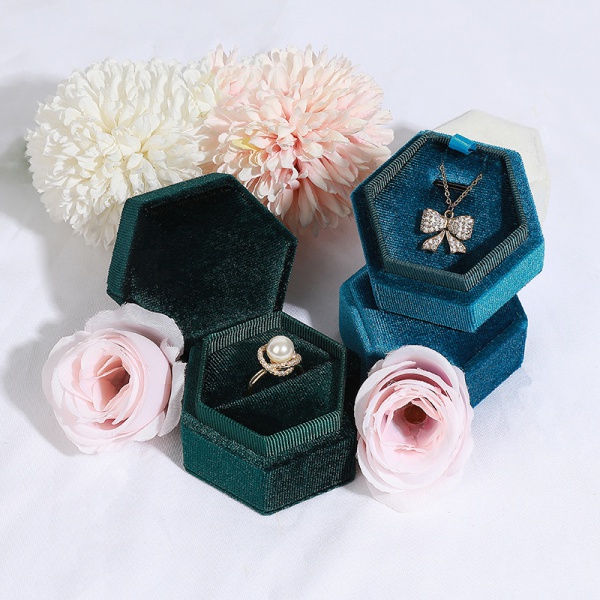 Hexagonal jewelry box