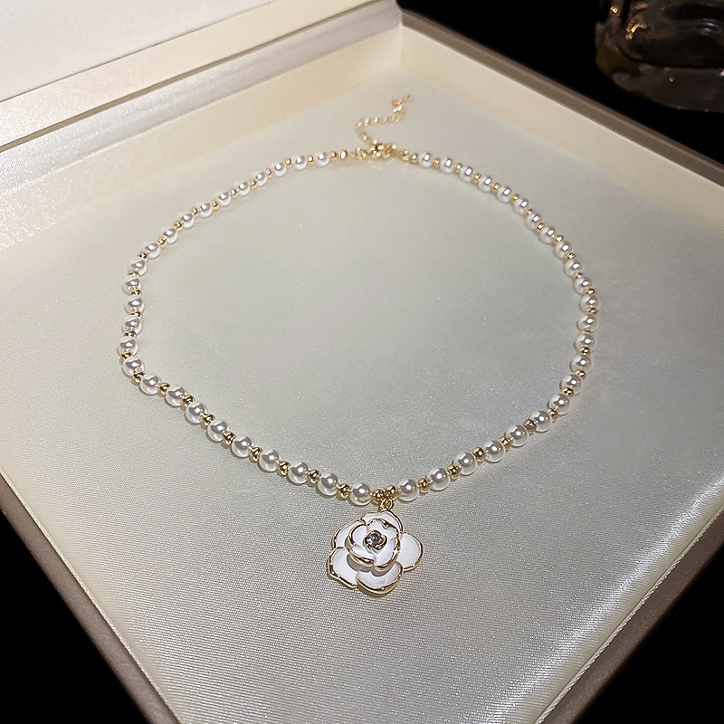 Diamond pearl necklace pendant, women's French retro fashion temperament, collarbone chain, high-end sense, wholesale of accessories