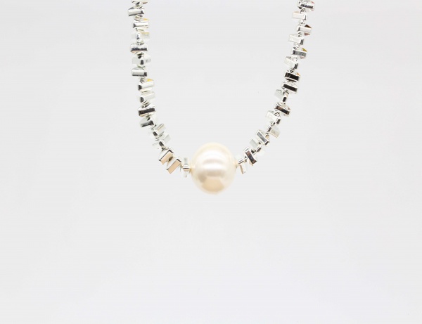 New Korean Women alloy necklace Fashion Baroque pearl necklace luxury Crystal Pendant Necklace