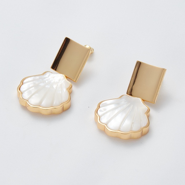 Shell Stud Earrings for Female Stud Freshwater Pearl Earrings Jewelry Wholesale Price 925 Sterling Silver