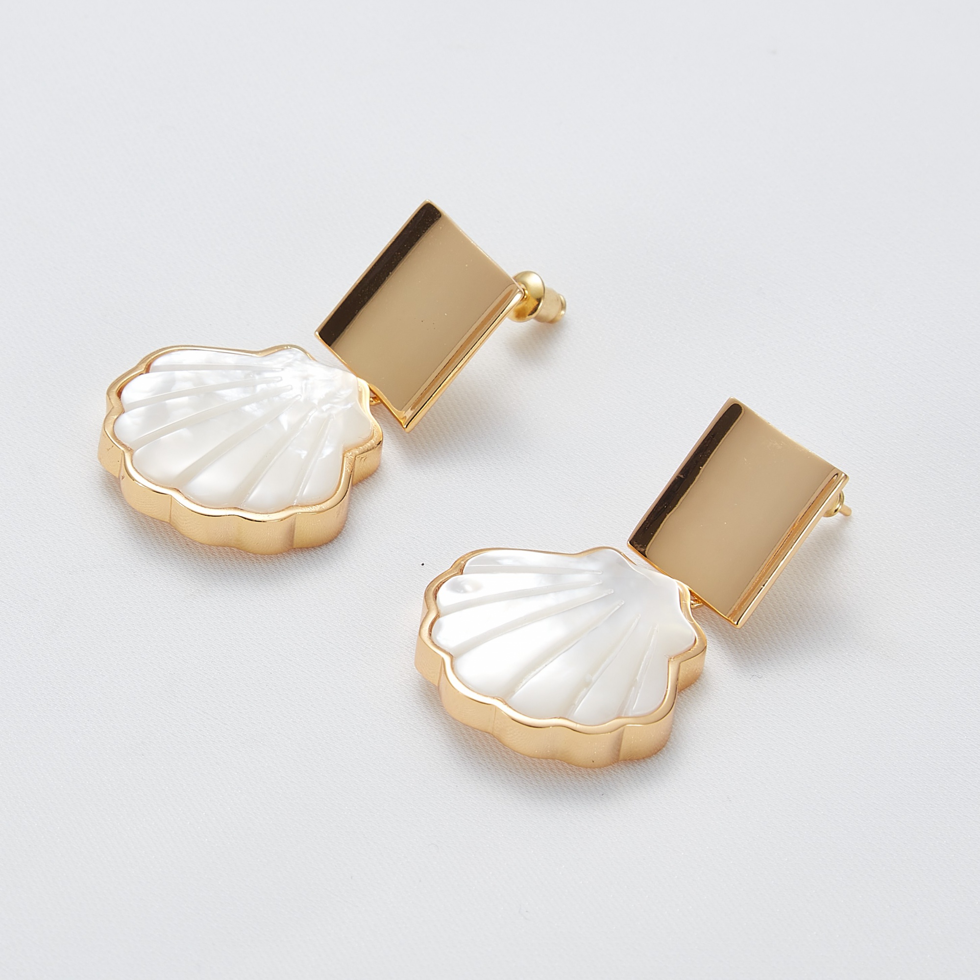 Shell Stud Earrings for Female Stud Freshwater Pearl Earrings Jewelry Wholesale Price 925 Sterling Silver