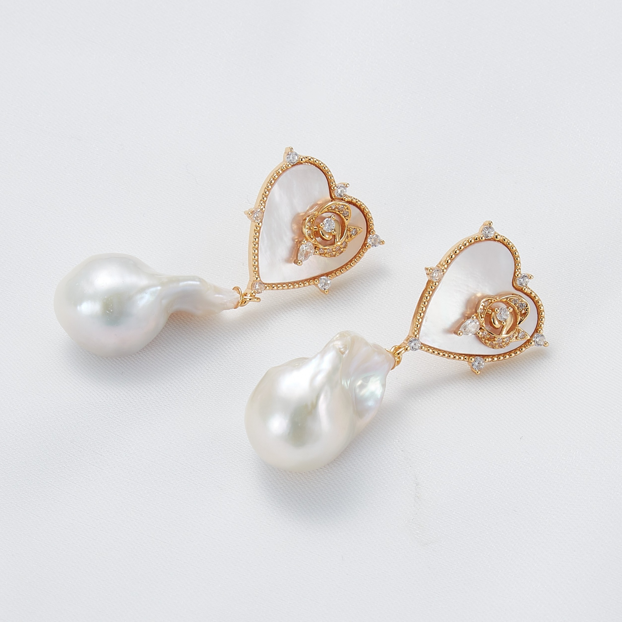 Fashion natural freshwater pearl white zircon earrings Jewelry Stainless Steel Plated 18K Gold Heart Freshwater Pearl Pendant Earrings