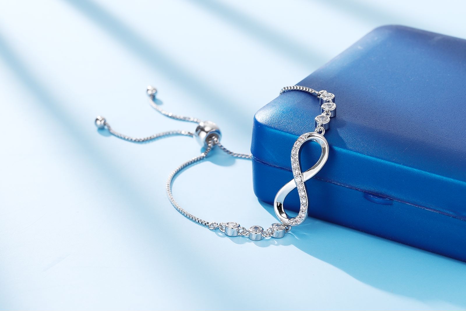 Hot Sale Trendy Couple Bracelet Gift Creative Colorful Diamond Bracelet Fashion Infinity Heart Bracelets for Women