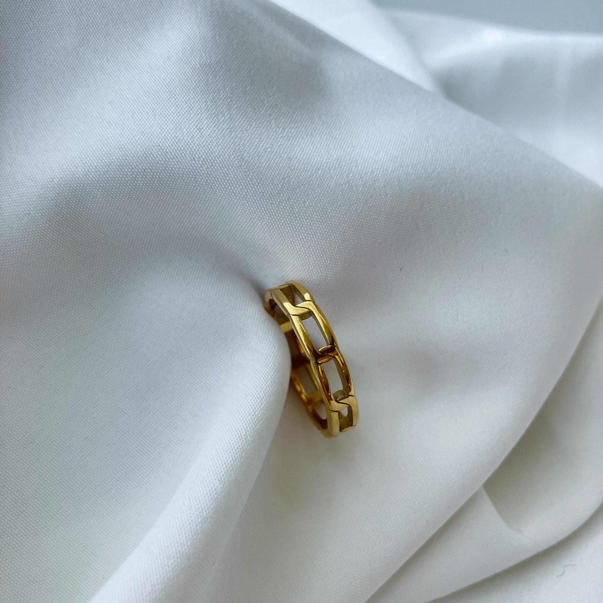 Hollow Stainless Steel Ring 18K Gold Plated Chain Women Ring Jewelry