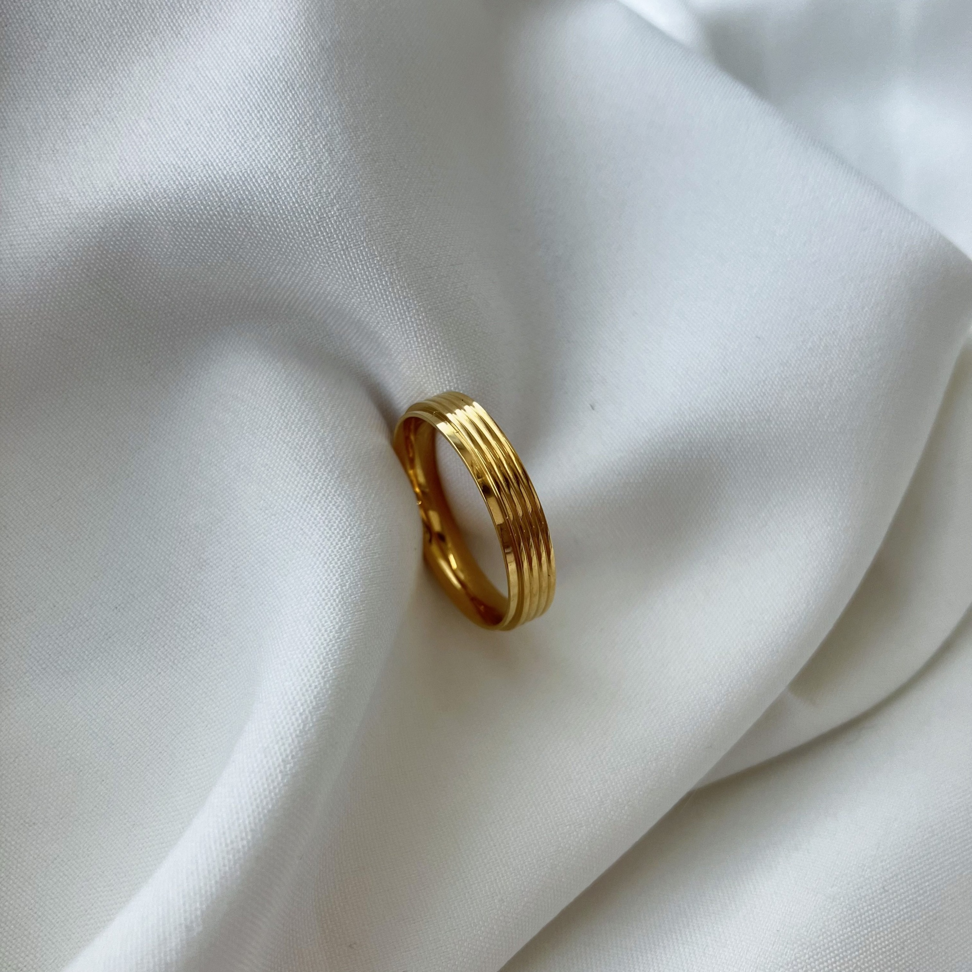 Hollow Stainless Steel Ring 18K Gold Plated Chain Women Ring Jewelry
