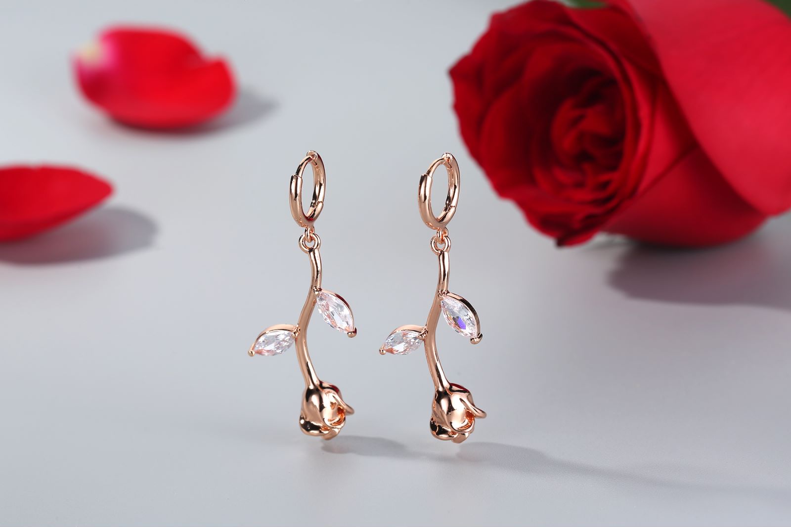 Latest Unique Design Retro Style Earrings For Women High Grade Rose Flower Earrings