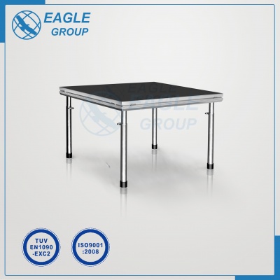 일렬 형식 무대 