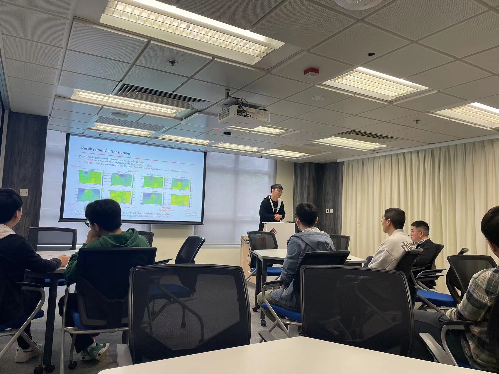 Prof. You Dong organised a research progress briefing for TRS members