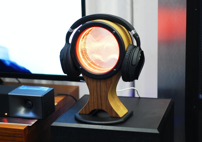 The SpotLight Headphone Stand - Personalized Gift-副本