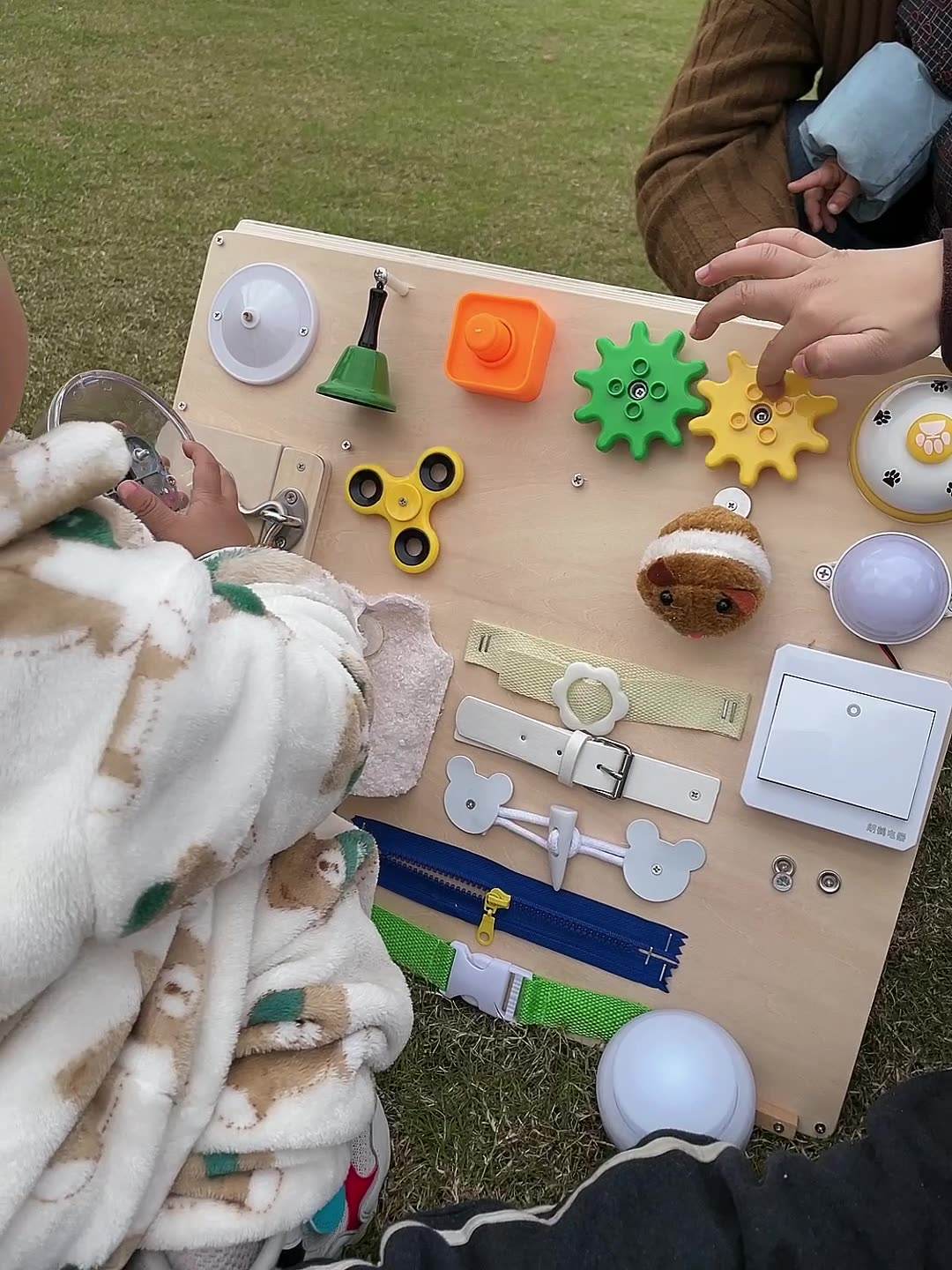 WANHUA custom wooden educational personalized baby busy board for kids