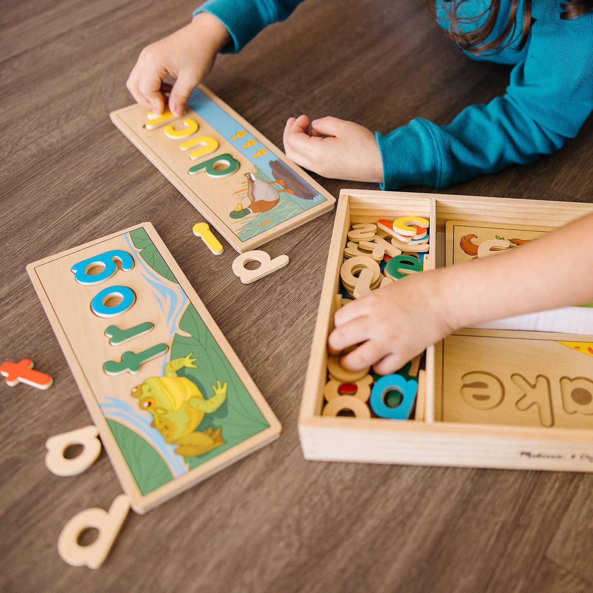 WANHUA Educational Toy With 8 Double-Sided Spelling Boards and 64 Letters - Preschool Learning Activities See & Spell Learning