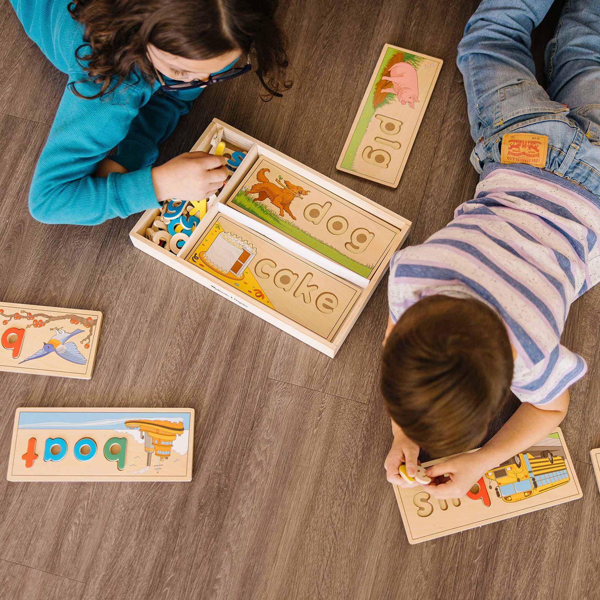 WANHUA Educational Toy With 8 Double-Sided Spelling Boards and 64 Letters - Preschool Learning Activities See & Spell Learning