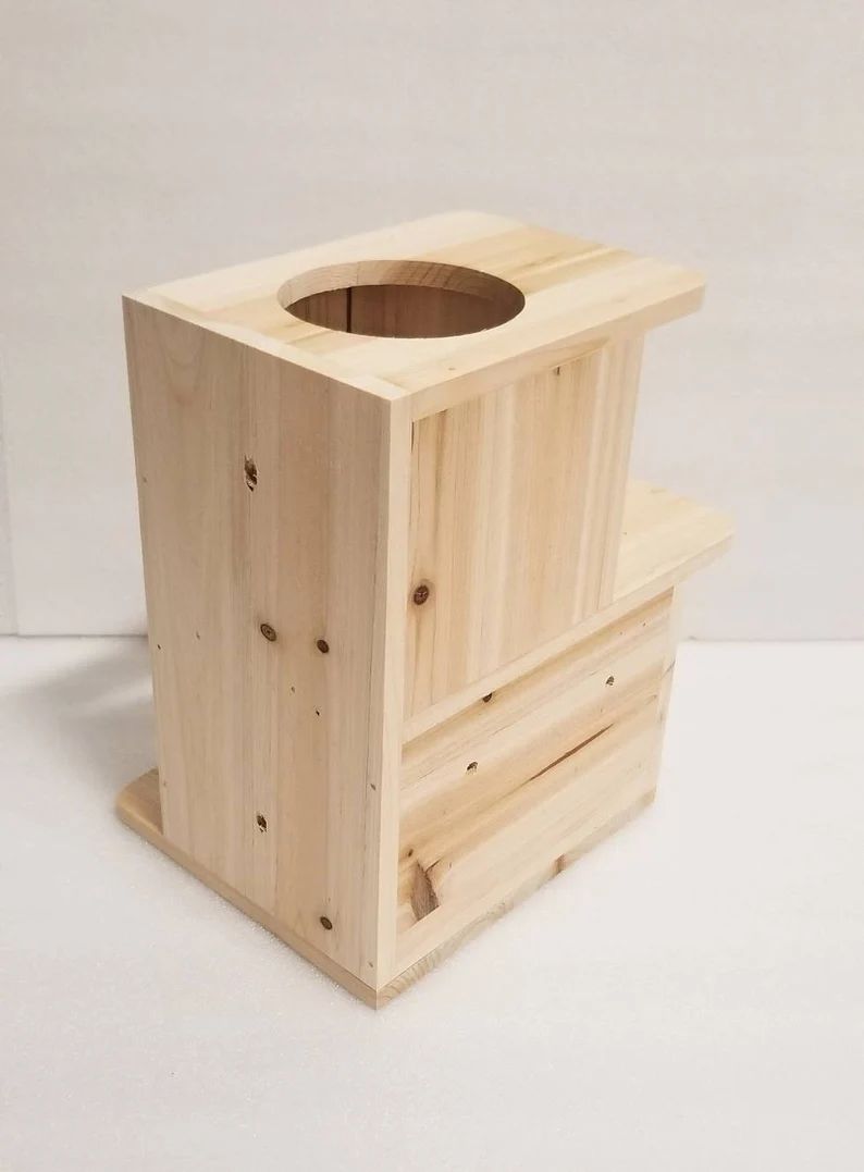2022 high quality large capacity customized animals natural wooden pet house