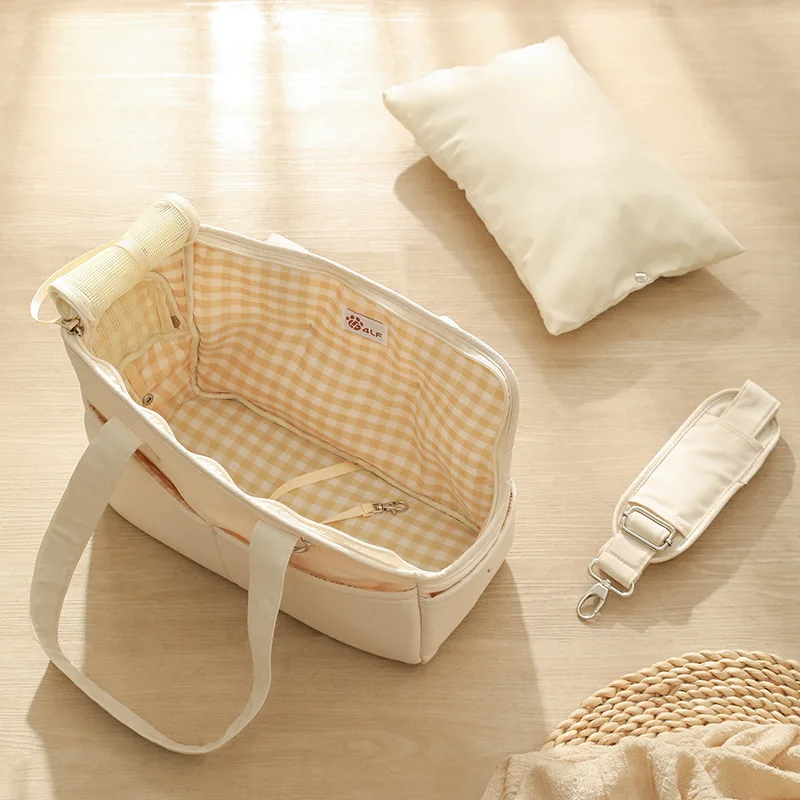 Outgoing Portable Cat Bag Fashion Dog Carriers Bags Korean Style Oblique Cross Pet One Shoulder Backpack Breathable Cat Nest