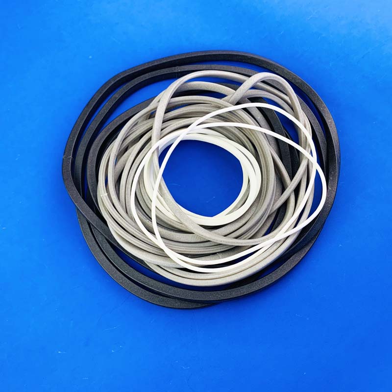 Silicone sealing strip for luminaire
