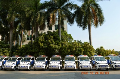 批量出货电动巡逻车，广泛应用于全国各级公安机关、行业公安，为执行治安、巡逻等任务提供便利。