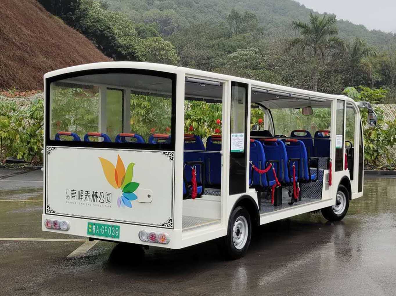 23座燃油观光车