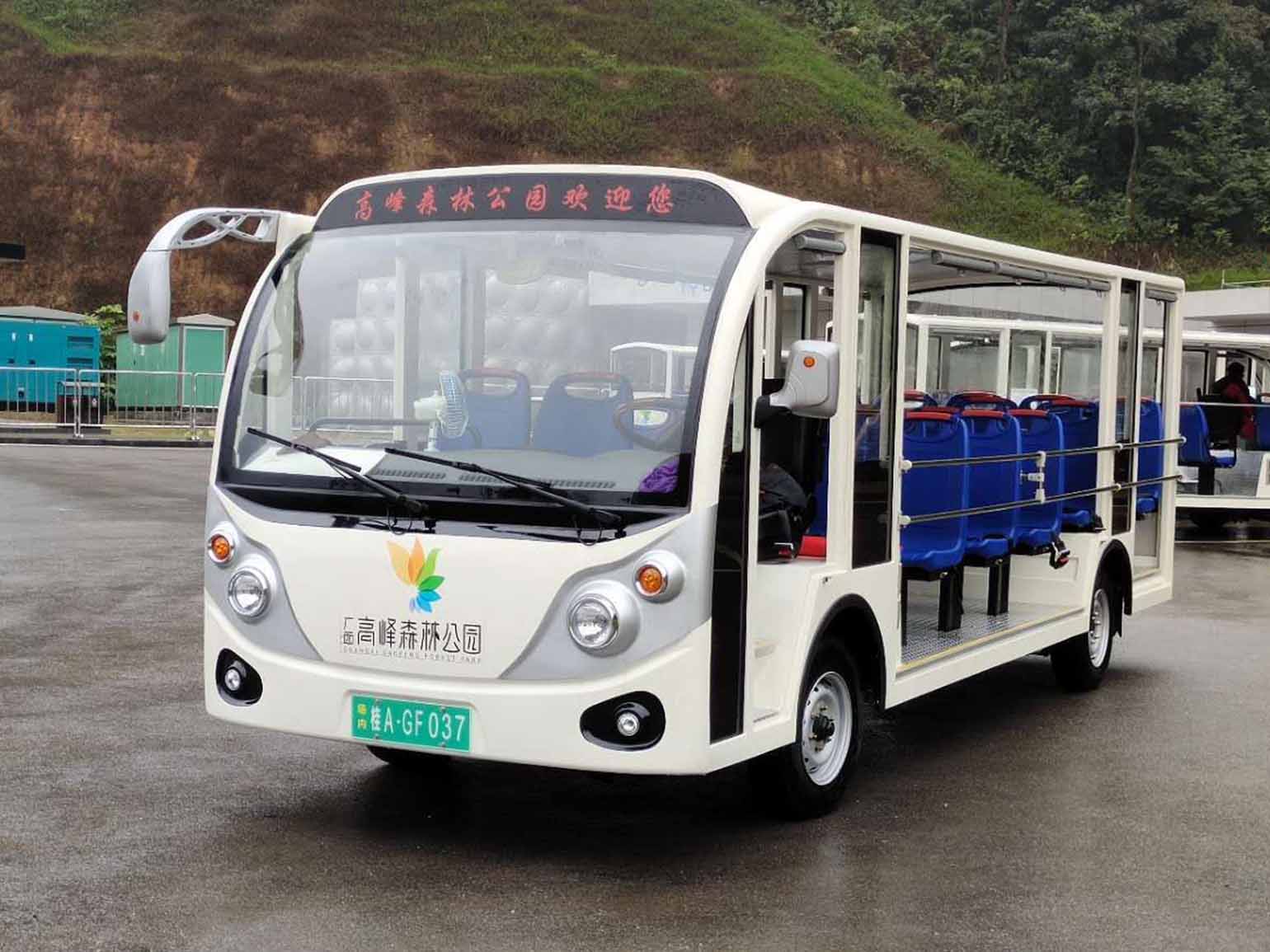 23座燃油观光车
