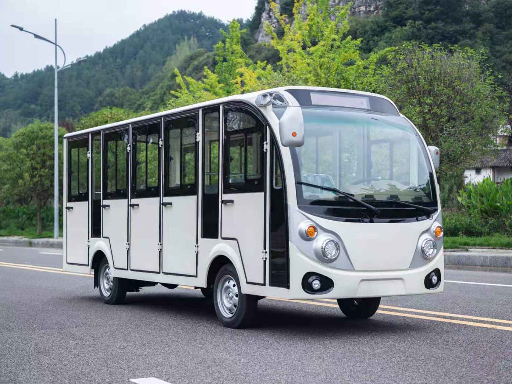 14座燃油观光车