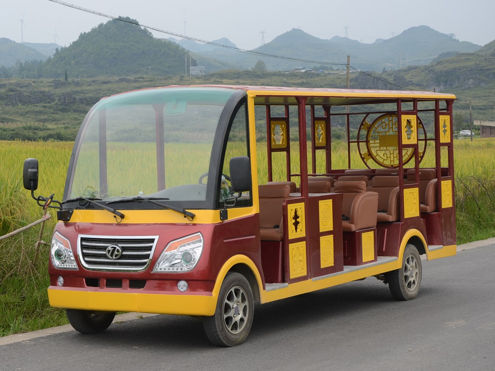 11座燃油仿古车