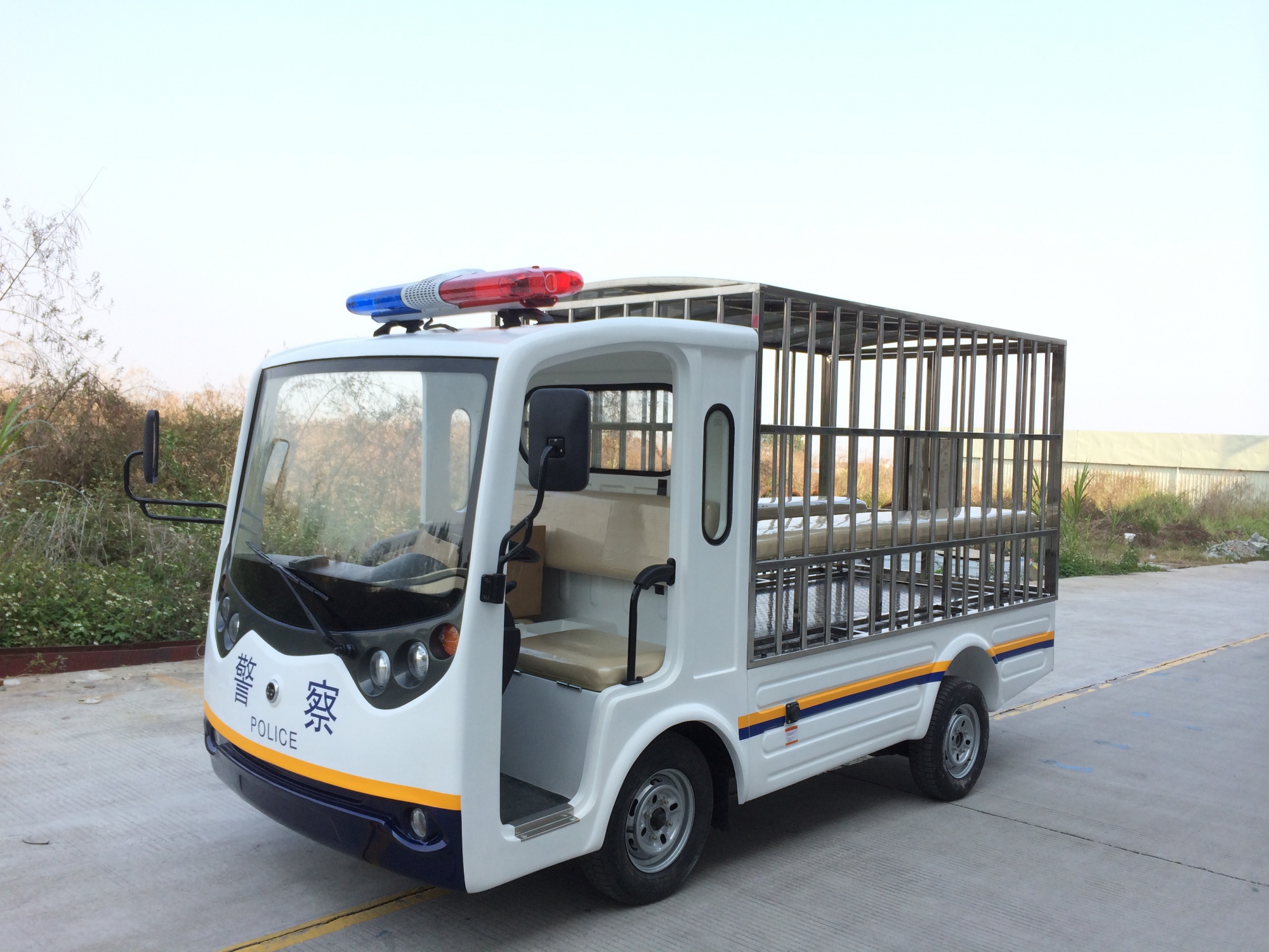 监狱提审车
