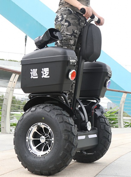 巡逻平衡车