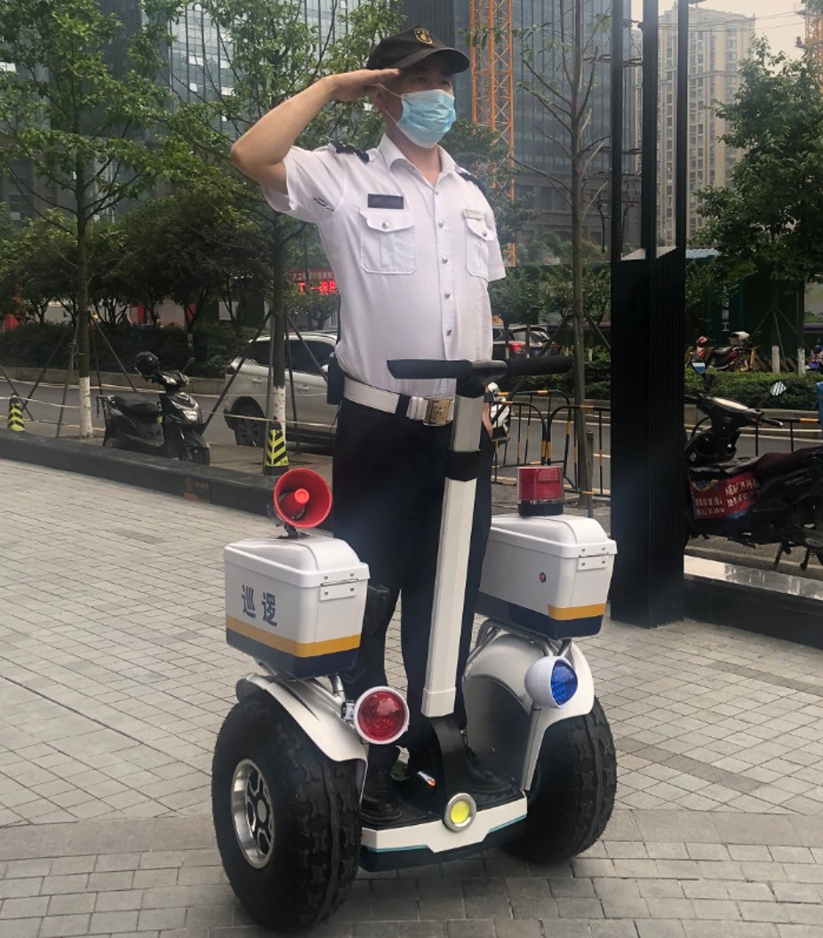 巡逻平衡车