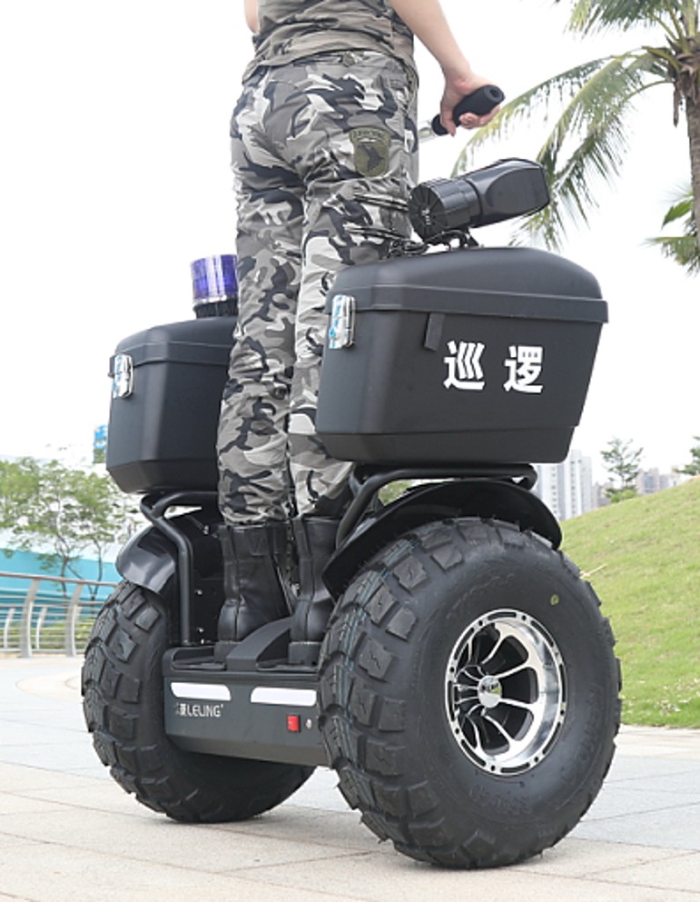 巡逻平衡车