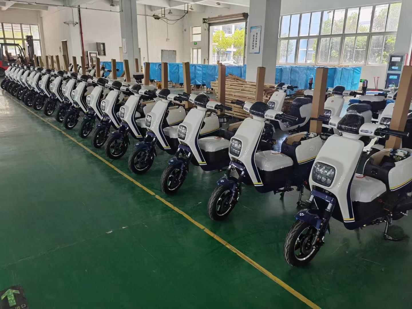 两轮电动巡逻车