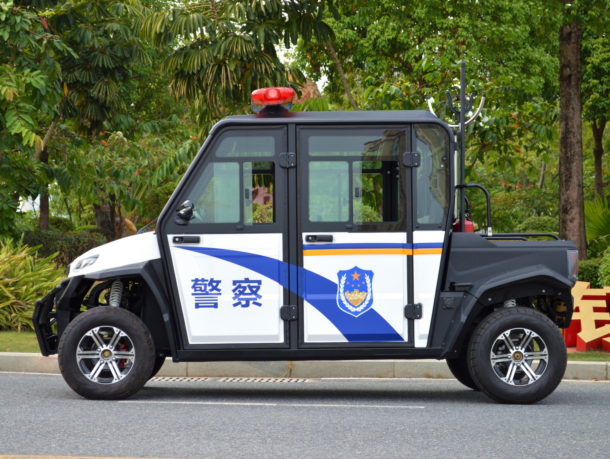 4座封闭巡逻车（越野款）